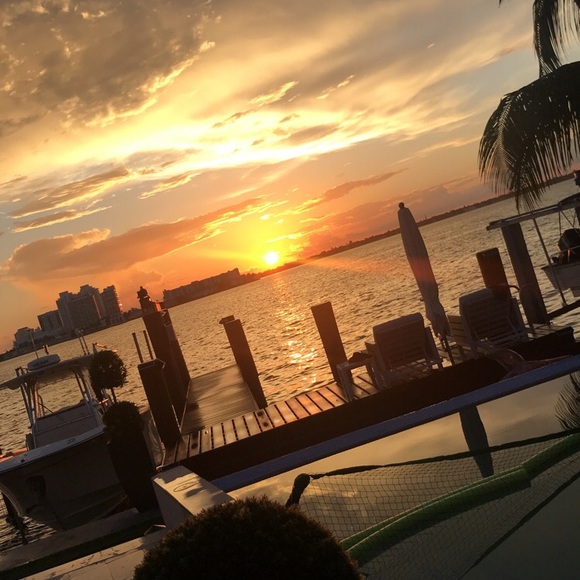 Meet your Posher, Lauryn - Picture 1 of 1